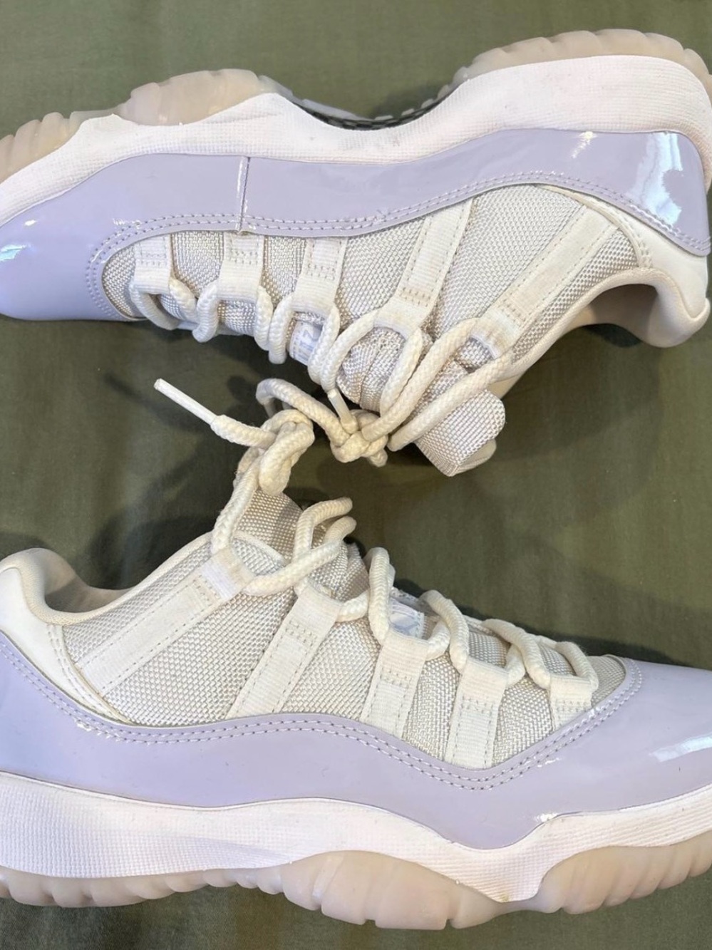 Pure Violet Jordan 11s with interchangeable laces